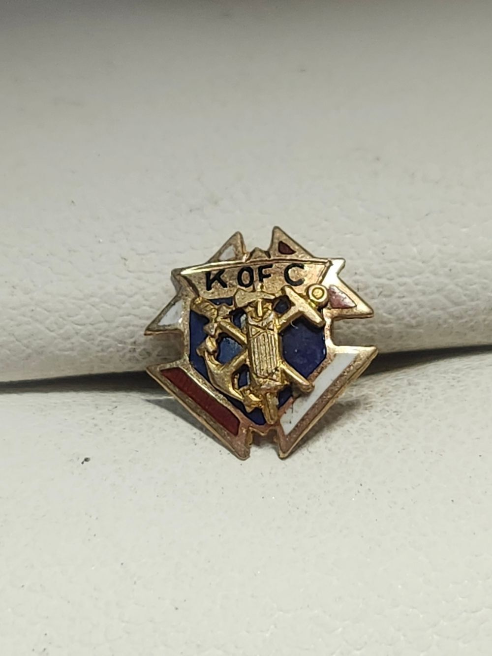 Vintage 10k gold Emblem of the Order lapel pin from the Knights of Columbus